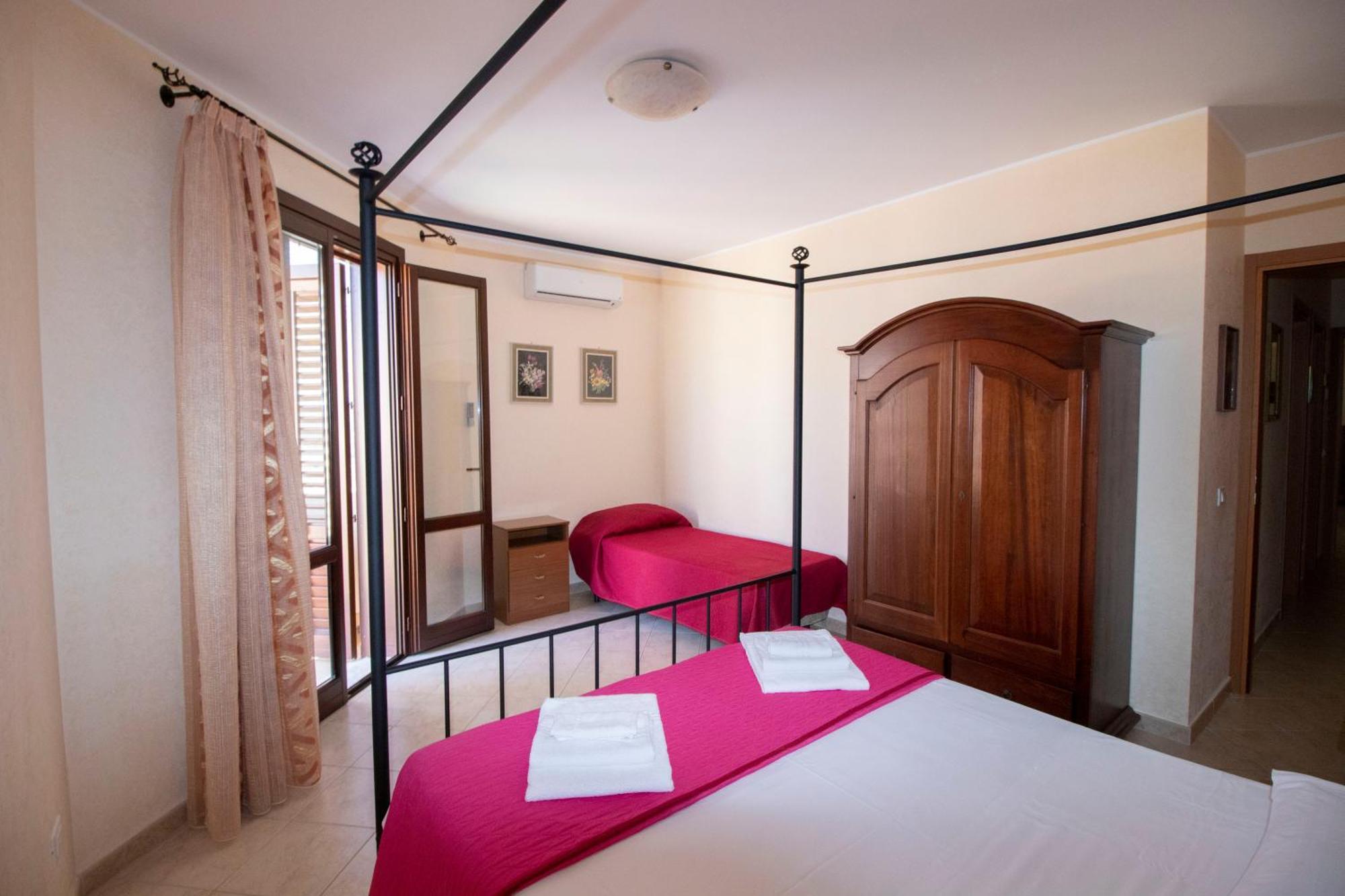 Case Vacanza Cristina Site In Antico Baglio E In Via Abruzzi N 161 San Vito Lo Capo Eksteriør billede